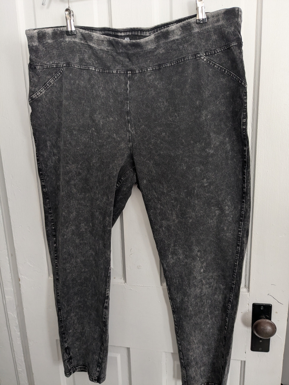 Andrew Marc Women's Black Acid-Wash Leggings